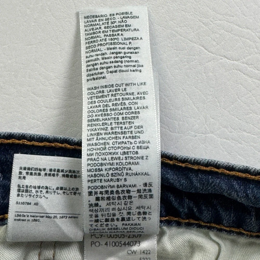 Levis 505 Regular Fit Straight Leg Mens Jeans 36x32 Medium Wash Blue 00505-2309